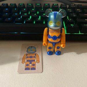 Medicom × HxS Robot 100%
Be@rbrick Series 45